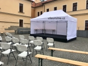 Mobilní podium - zastřešené